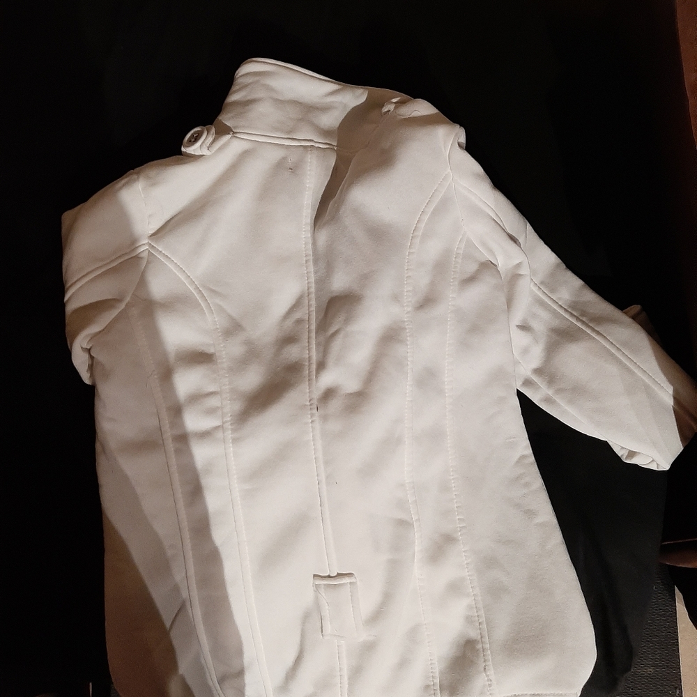 White coat - Picture 3 of 3